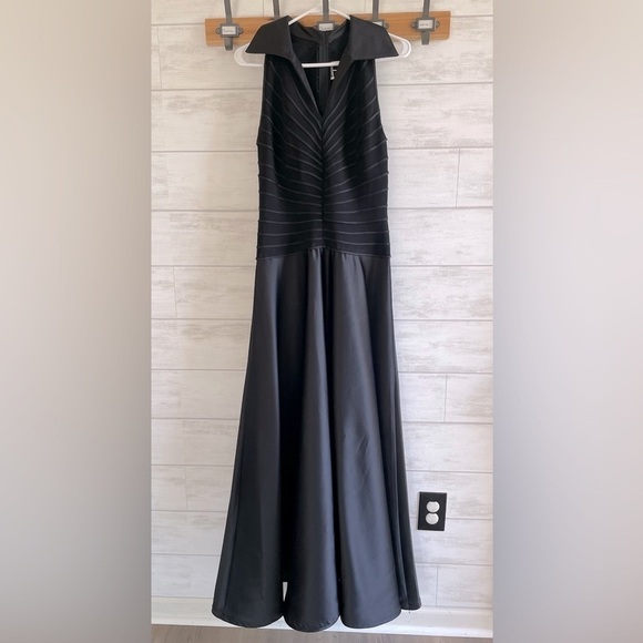 VINTAGE Tadashi Shoji Black Sleeveless Evening Gown Size US 10 VINTAGE - Picture 1 of 9